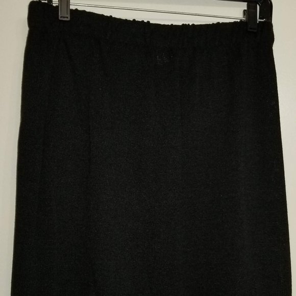 Two piece set - Picture 2 of 2